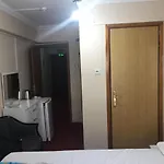 Paris Ξενοδοχείο 2*