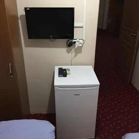 Paris Hotel 2*