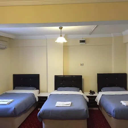 Hotel Paris 2*