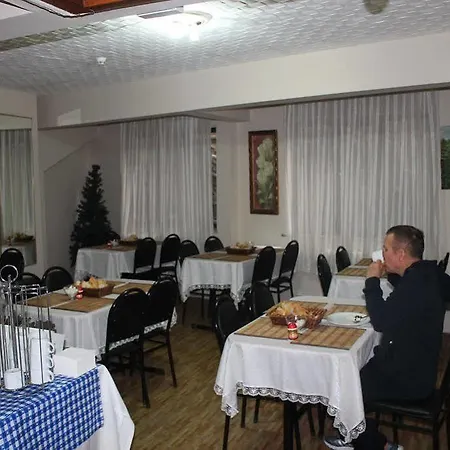 Paris Hotel 2*