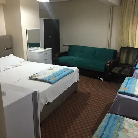Paris Hotel 2*