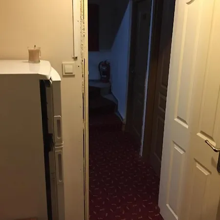 Paris Hotel 2*